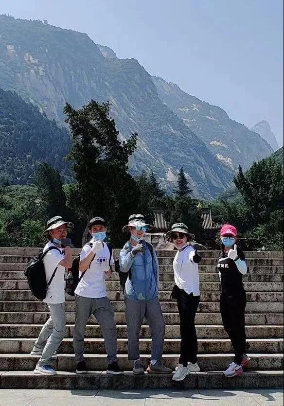 水思源——优秀团队经理“蓉姐”