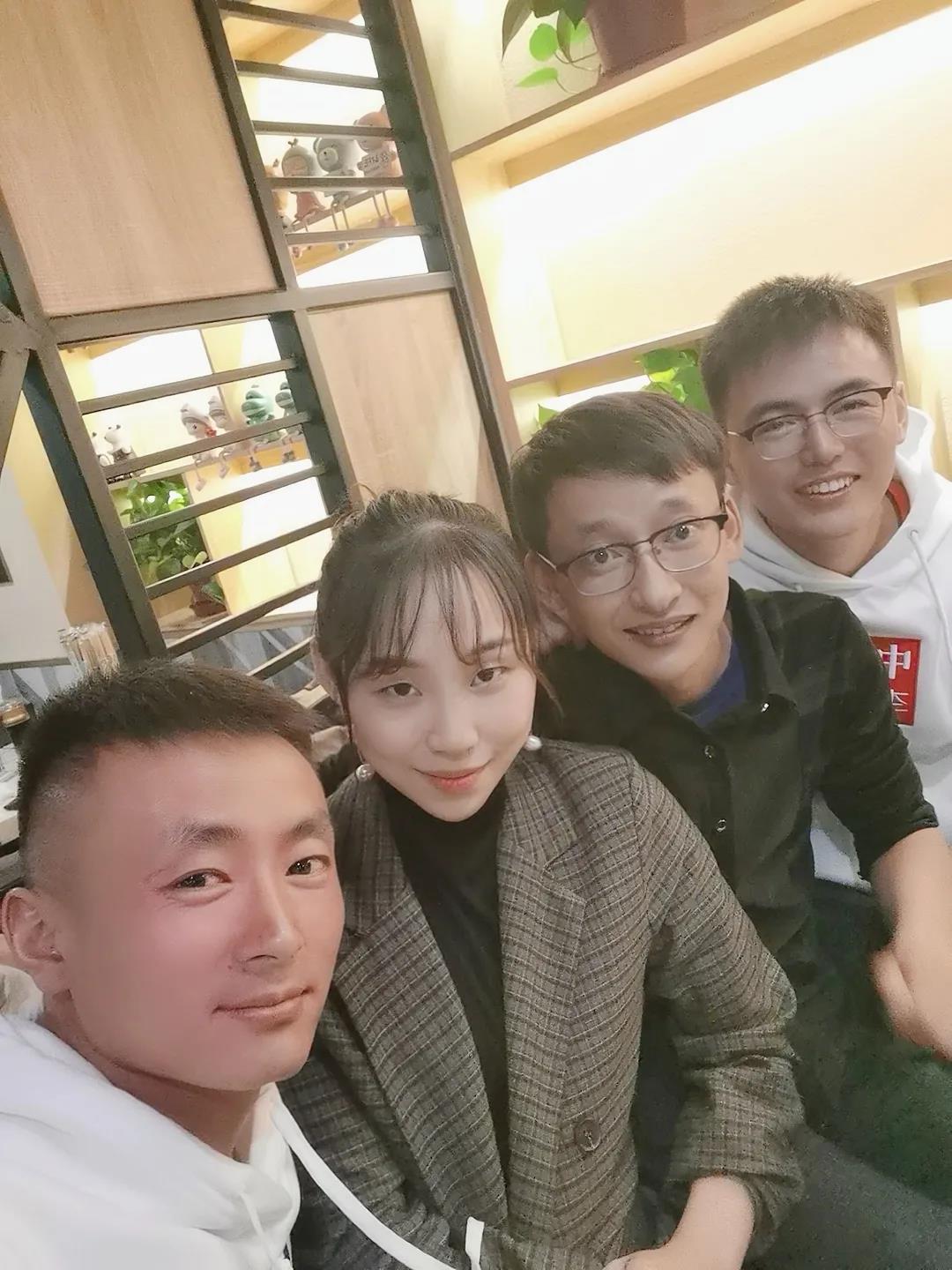 水思源——优秀团队经理“蓉姐”