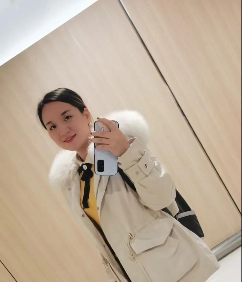 水思源——优秀团队经理“蓉姐”